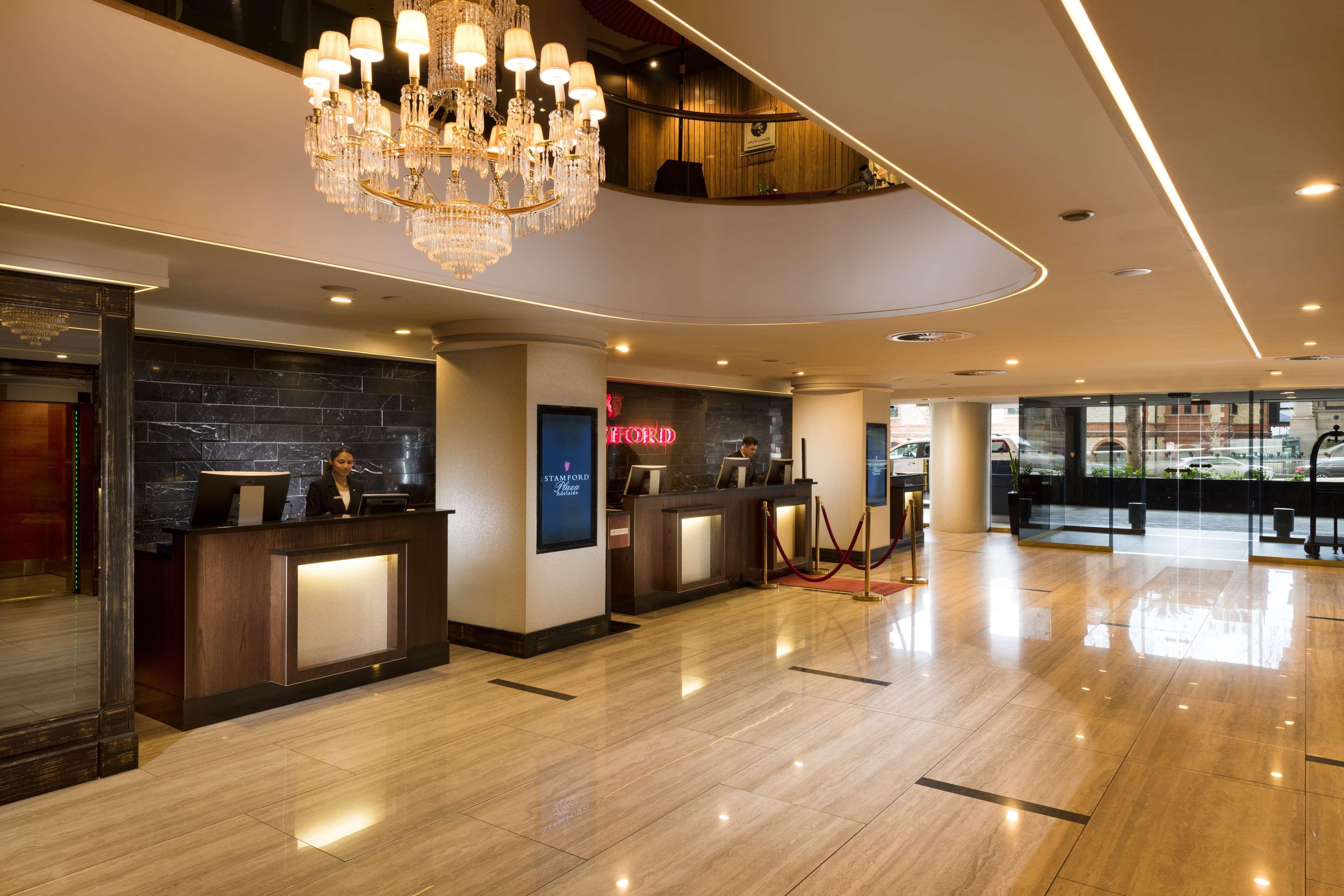 Отель Stamford Plaza Аделаида Экстерьер фото Lobby